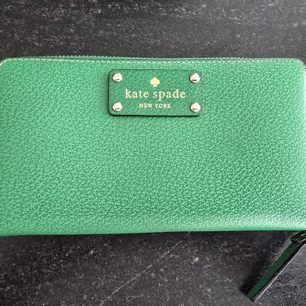 Kate Spade New York Green Zip Wallet